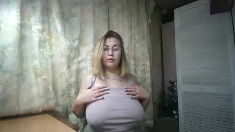 kianna_dior_ online show from 6, 1, 2025