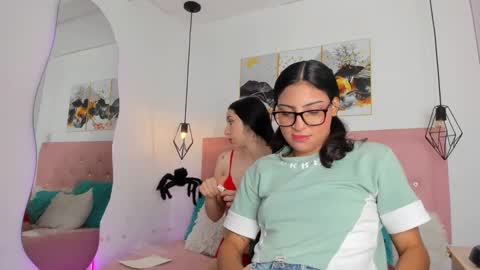 Snapshot of kiara__white chatting on 8, 10, 2025 Kiara online show from 8, 10, 2025