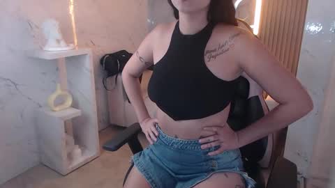 Snapshot of kiara_hot_tf chatting on 30, 9, 2025 Kiara online show from 30, 9, 2025