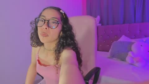 Snapshot of kiara_lovelyy chatting on 4, 6, 2026 Kiara online show from 4, 6, 2026