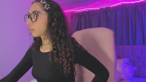Snapshot of kiara_lovelyy chatting on 12, 6, 2026 Kiara online show from 12, 6, 2026