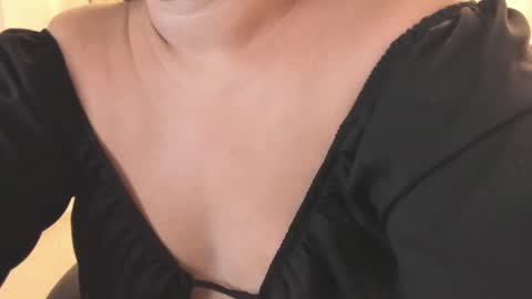 K I A R A  online show from 1, 10, 2025