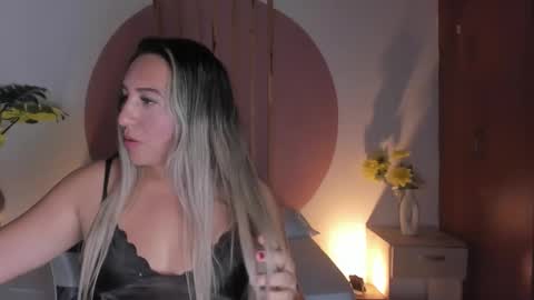 K I A R A  online show from 26, 10, 2025