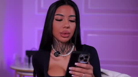 Snapshot of kiara_moreno chatting on 25, 10, 2025 kiara_moreno online show from 25, 10, 2025