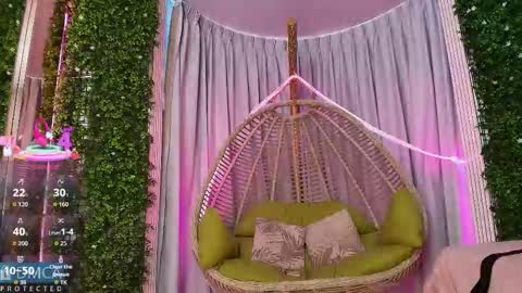 Kiara Zahiri online show from 2, 10, 2025