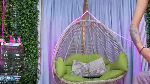 Kiara Zahiri online show from 6, 10, 2025