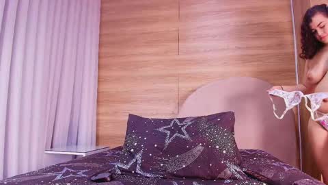 kiaralopez_ online show from 14, 5, 2026