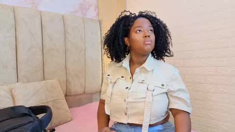 kiarazafira online show from 4, 10, 2025