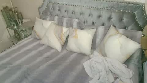 Snapshot of kiarose chatting on 12, 10, 2025 Kia Rose online show from 12, 10, 2025