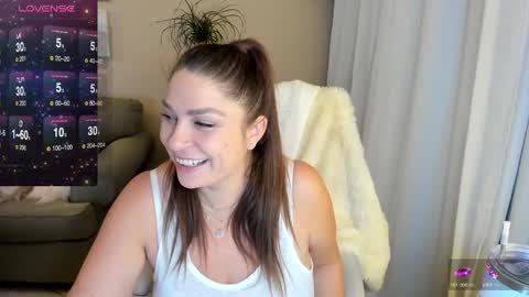Snapshot of kierareines chatting on 3, 12, 2024 Kiera Reines online show from 3, 12, 2024