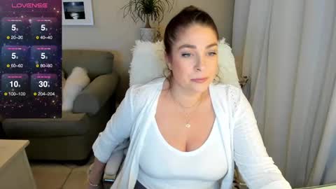 Snapshot of kierareines chatting on 24, 12, 2024 Kiera Reines online show from 24, 12, 2024