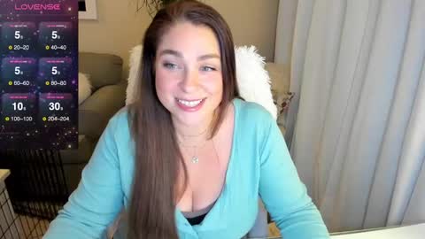 Snapshot of kierareines chatting on 29, 12, 2024 Kiera Reines online show from 29, 12, 2024
