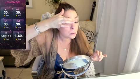 Snapshot of kierareines chatting on 2, 2, 2025 Kiera Reines online show from 2, 2, 2025