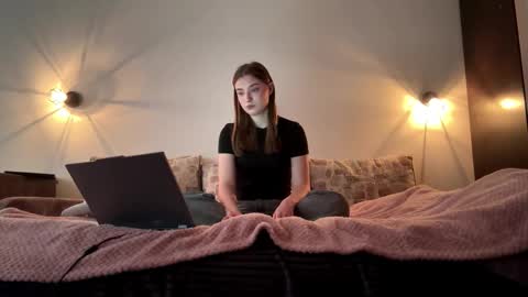 Snapshot of kierstentates chatting on 6, 3, 2026 Ola my name is Lissa Lets hit 10 Thumbs Up together online show from 6, 3, 2026