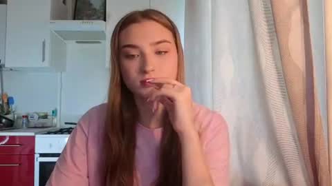 Ola my name is Lissa  Lets hit 10 Thumbs Up together   online show from 25, 6, 2026