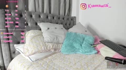 INSTAGRAM Kiannaweb  online show from 2, 3, 2025