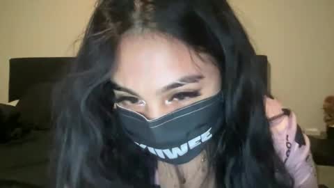 Snapshot of kiiwee chatting on 22, 10, 2025 KIIWEE online show from 22, 10, 2025