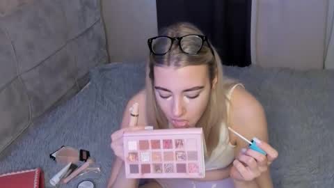 Bella online show from 22, 12, 2025