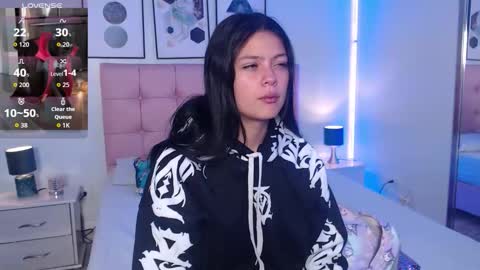 Snapshot of kiki_cams chatting on 1, 10, 2025 kIKI online show from 1, 10, 2025