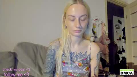 Snapshot of kiki_cute__ chatting on 20, 10, 2025 Kiki online show from 20, 10, 2025