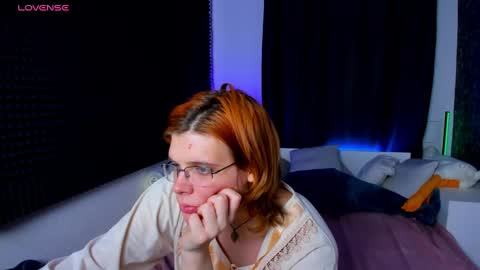 Snapshot of kiki_krash chatting on 18, 12, 2024 Kiki online show from 18, 12, 2024