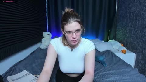 Snapshot of kiki_krash chatting on 15, 2, 2025 Kiki online show from 15, 2, 2025