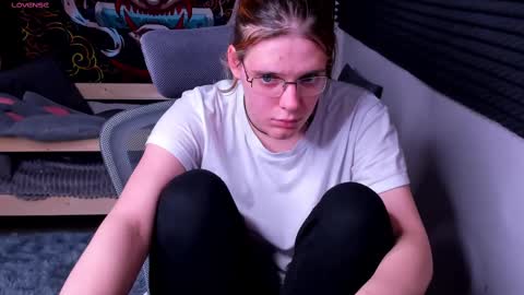 Snapshot of kiki_krash chatting on 21, 2, 2025 Kiki online show from 21, 2, 2025