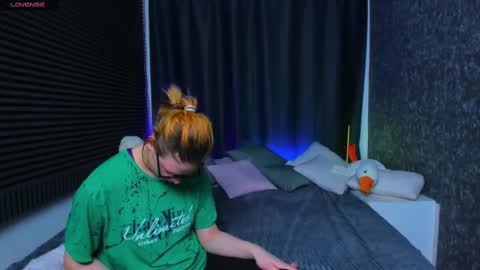 Snapshot of kiki_krash chatting on 27, 2, 2025 Kiki online show from 27, 2, 2025