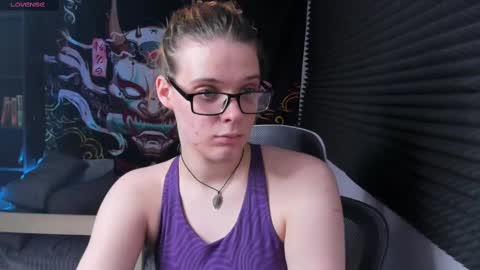 Snapshot of kiki_krash chatting on 5, 3, 2025 Kiki online show from 5, 3, 2025