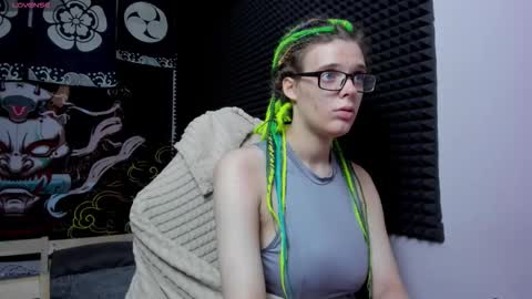 Snapshot of kiki_krash chatting on 16, 9, 2025 Kiki online show from 16, 9, 2025