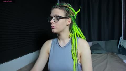 Snapshot of kiki_krash chatting on 25, 9, 2025 Kiki online show from 25, 9, 2025