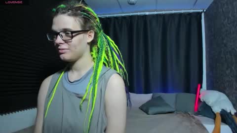 Snapshot of kiki_krash chatting on 27, 9, 2025 Kiki online show from 27, 9, 2025