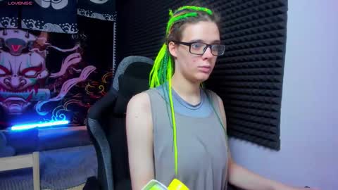 Snapshot of kiki_krash chatting on 30, 9, 2025 Kiki online show from 30, 9, 2025