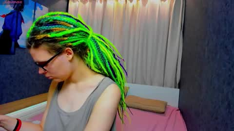 Snapshot of kiki_krash chatting on 3, 10, 2025 Kiki online show from 3, 10, 2025