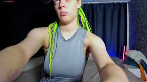 Snapshot of kiki_krash chatting on 9, 10, 2025 Kiki online show from 9, 10, 2025