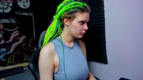 Snapshot of kiki_krash chatting on 13, 10, 2025 Kiki online show from 13, 10, 2025