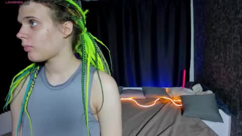 Snapshot of kiki_krash chatting on 14, 10, 2025 Kiki online show from 14, 10, 2025