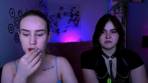 Snapshot of kiki_yourlove chatting on 19, 10, 2025 Kira online show from 19, 10, 2025