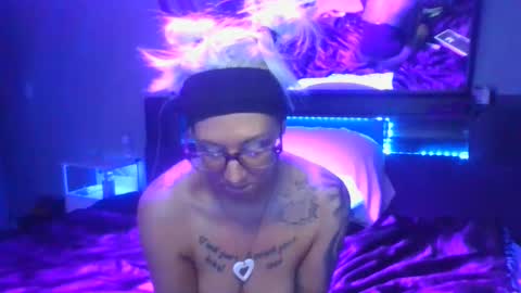 Snapshot of kikilovespartylights chatting on 18, 2, 2025 kikilovespartylights online show from 18, 2, 2025