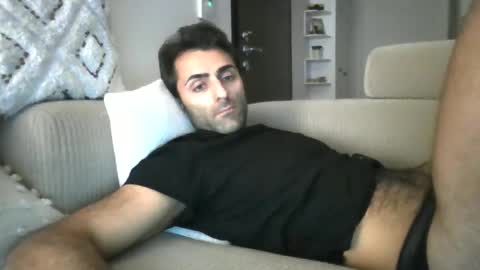 Snapshot of kikkus01 chatting on 11, 11, 2025 kikkus01 online show from 11, 11, 2025