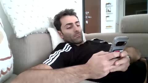 Snapshot of kikkus01 chatting on 27, 11, 2025 kikkus01 online show from 27, 11, 2025