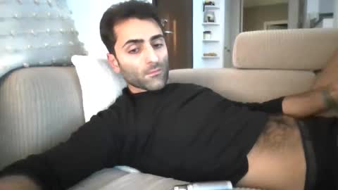 Snapshot of kikkus01 chatting on 28, 11, 2025 kikkus01 online show from 28, 11, 2025