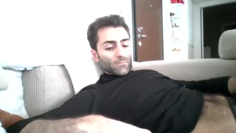 Snapshot of kikkus01 chatting on 15, 12, 2025 kikkus01 online show from 15, 12, 2025