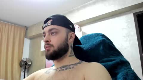 killerbeexxx online show from 25, 2, 2025