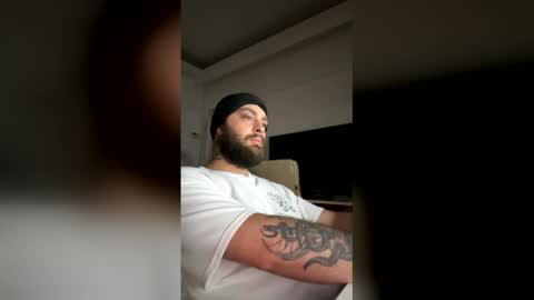 killerbeexxx online show from 4, 6, 2026
