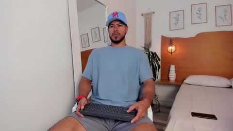 Kilua Muscle guy online show from 9, 10, 2025