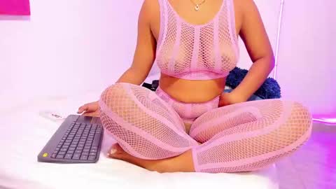 Snapshot of kim_baker1 chatting on 5, 2, 2025 kim online show from 5, 2, 2025