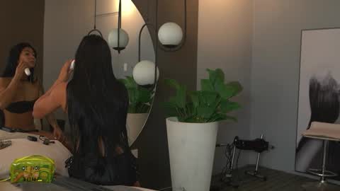 Snapshot of kim_beckett chatting on 8, 10, 2025 Kim online show from 8, 10, 2025