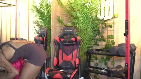 Snapshot of kim_beckett chatting on 16, 10, 2025 Kim online show from 16, 10, 2025