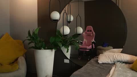 Snapshot of kim_beckett chatting on 20, 10, 2025 Kim online show from 20, 10, 2025